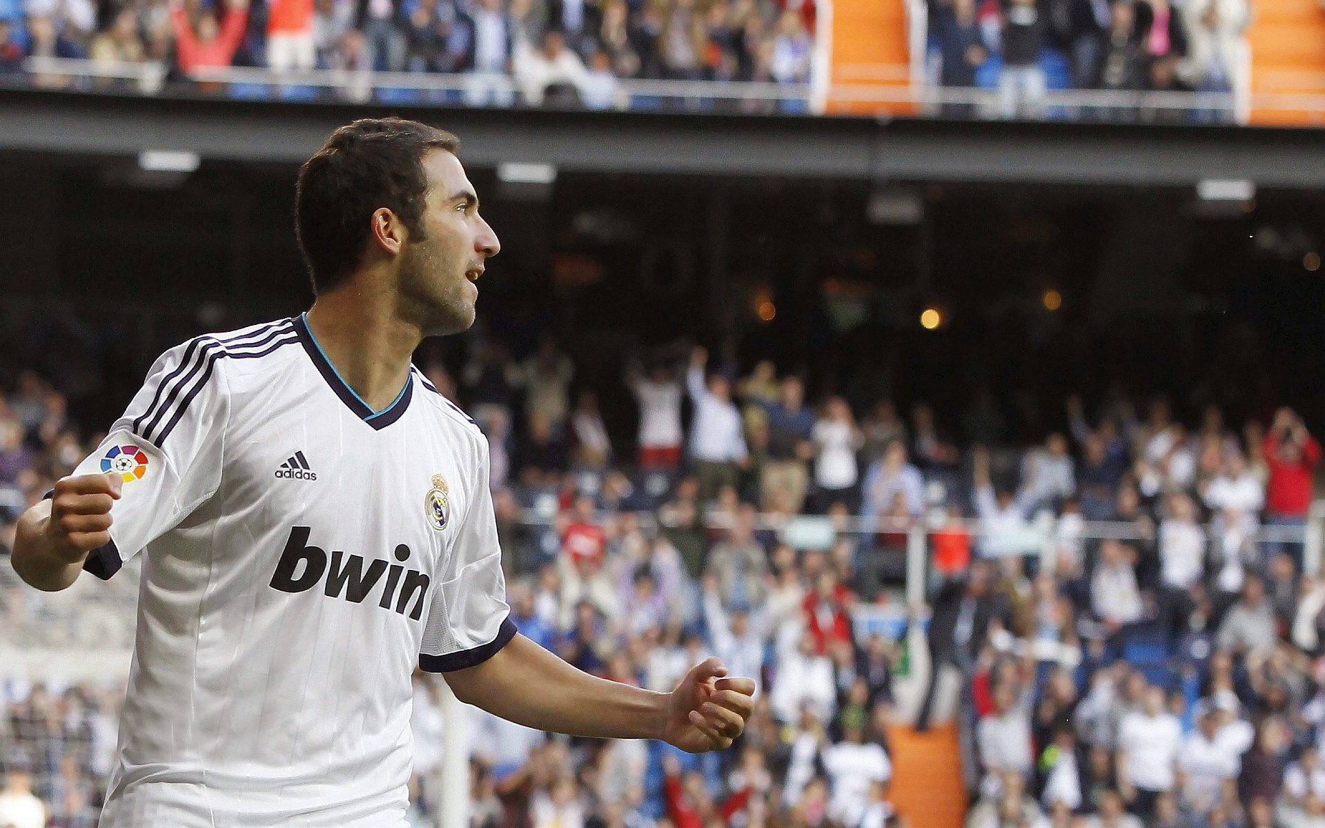 JIUYOU GAMING-中国足球界兴起新气象，提升国内赛事影响力，中国足球产业的现状分析