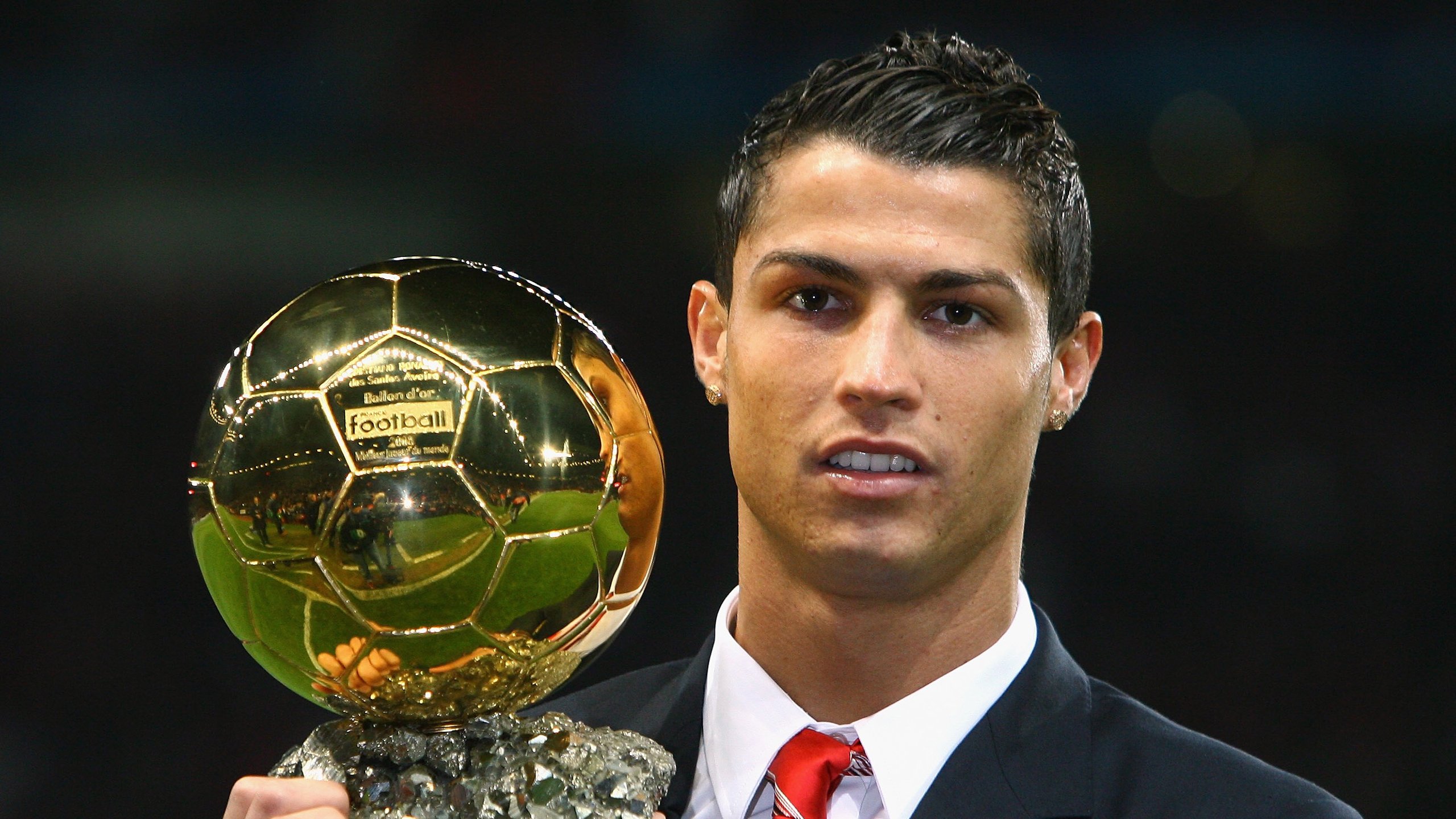 皇马-险胜马赛，欧冠晋级形势坚挺，皇马欧冠经典比赛